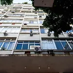 Omar do Rio: Completo 2Qts a 300m da Praia do Leblon e 300m do Metrô Jardim de Alah, c/ Internet 350mbps e Smart TV (ADP 386/603)