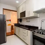 Omar do Rio: Completo 2Qts a 300m da Praia do Leblon e 300m do Metrô Jardim de Alah, c/ Internet 350mbps e Smart TV (ADP 386/603)