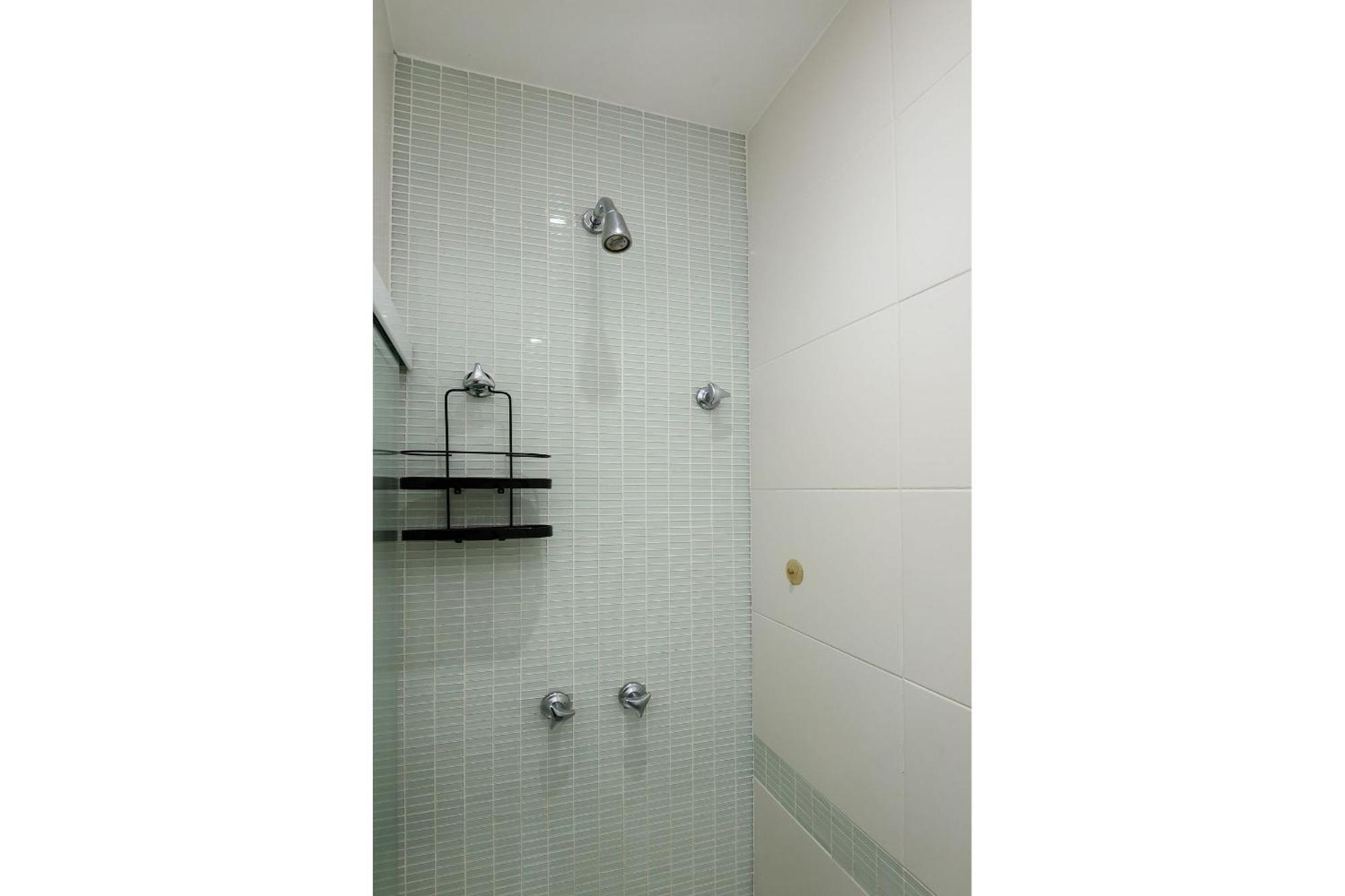 2 Quartos No Leblon A 300m Da | Adp 386/603 *