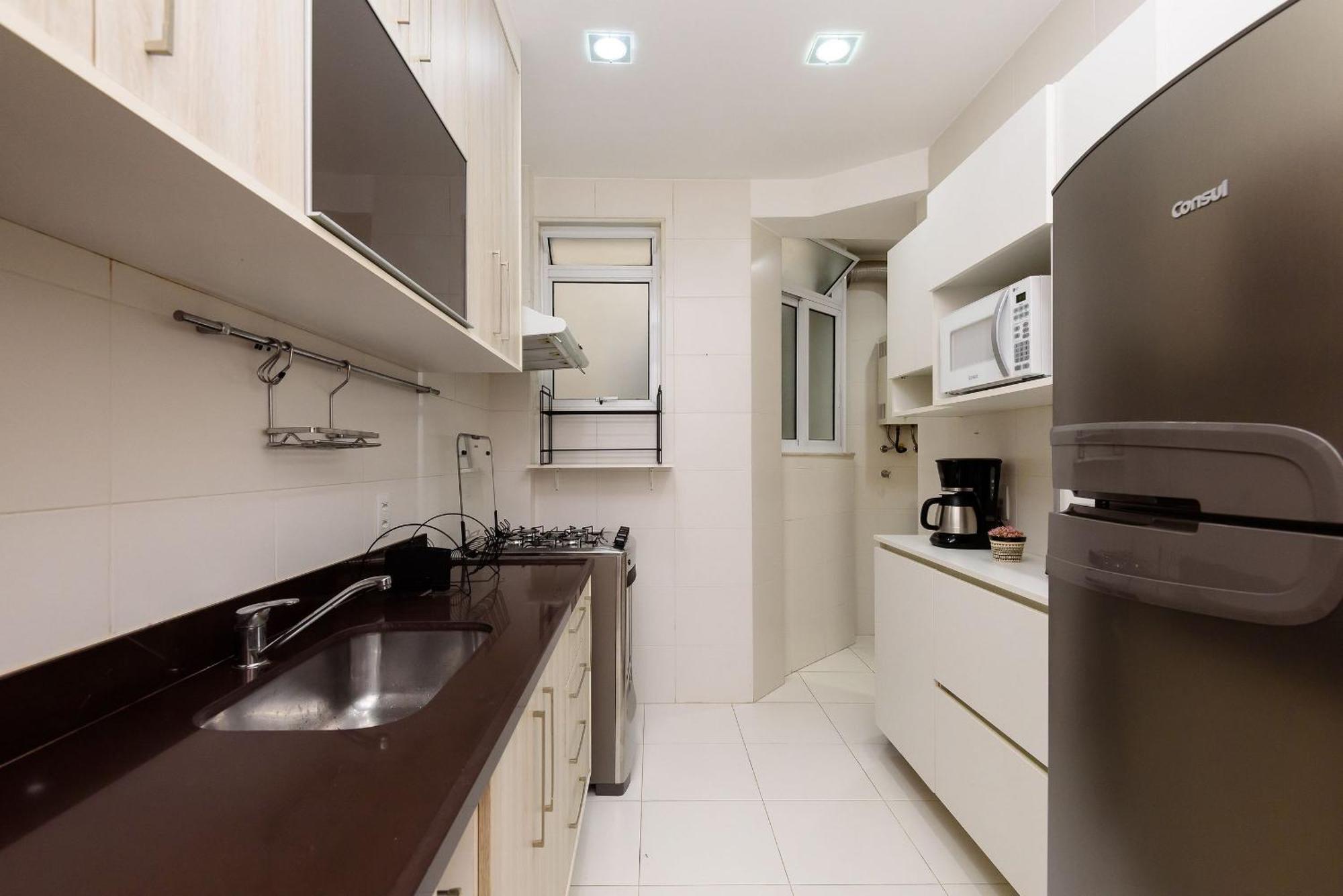 2 Quartos No Leblon A 300m Da | Adp 386/603 * Rio de Janeiro