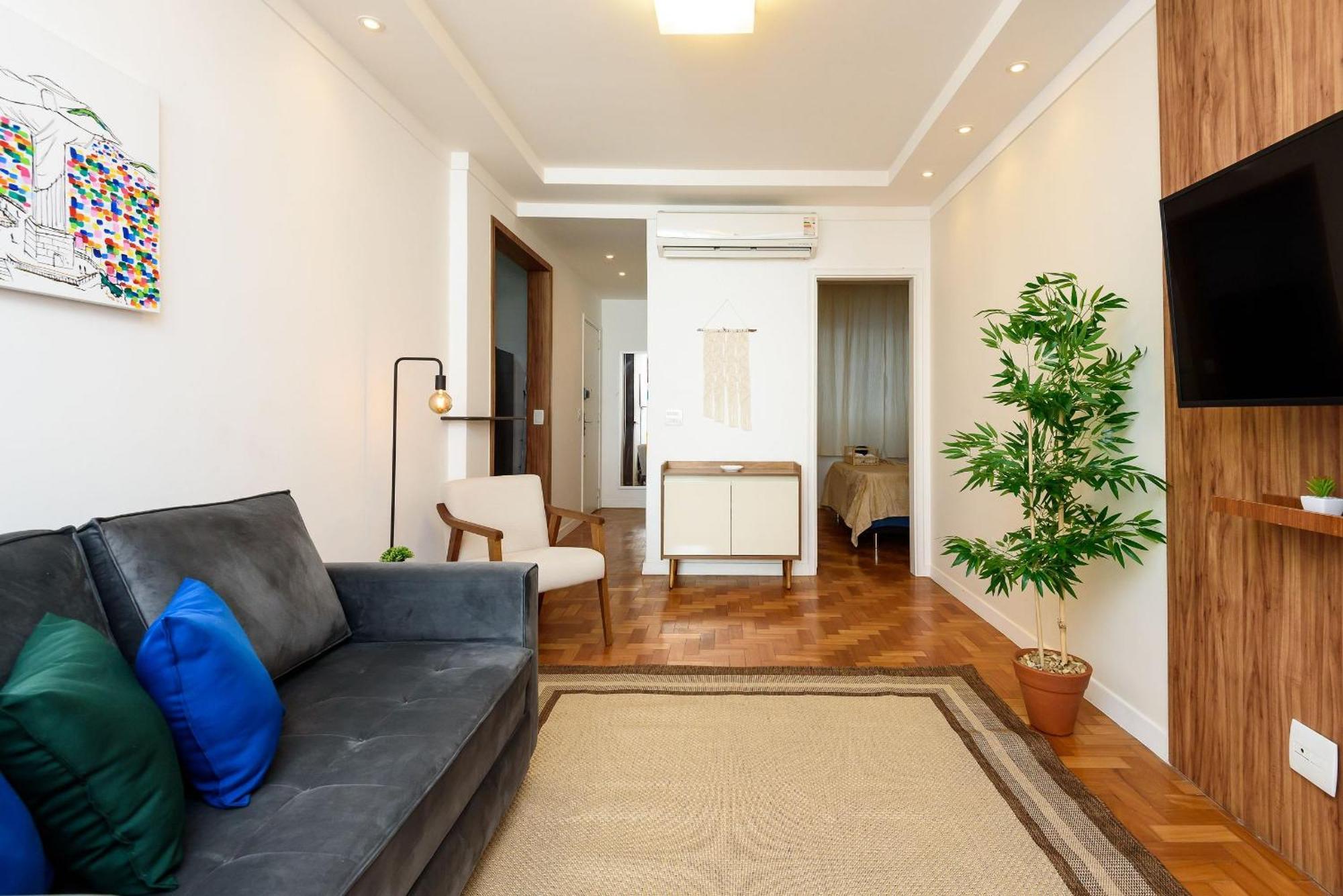 2 Quartos No Leblon A 300m Da | Adp 386/603 Apartamento *